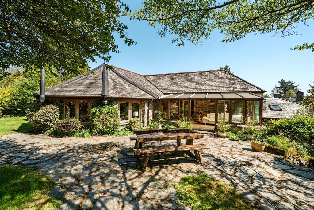 The Round House TRH.jpg