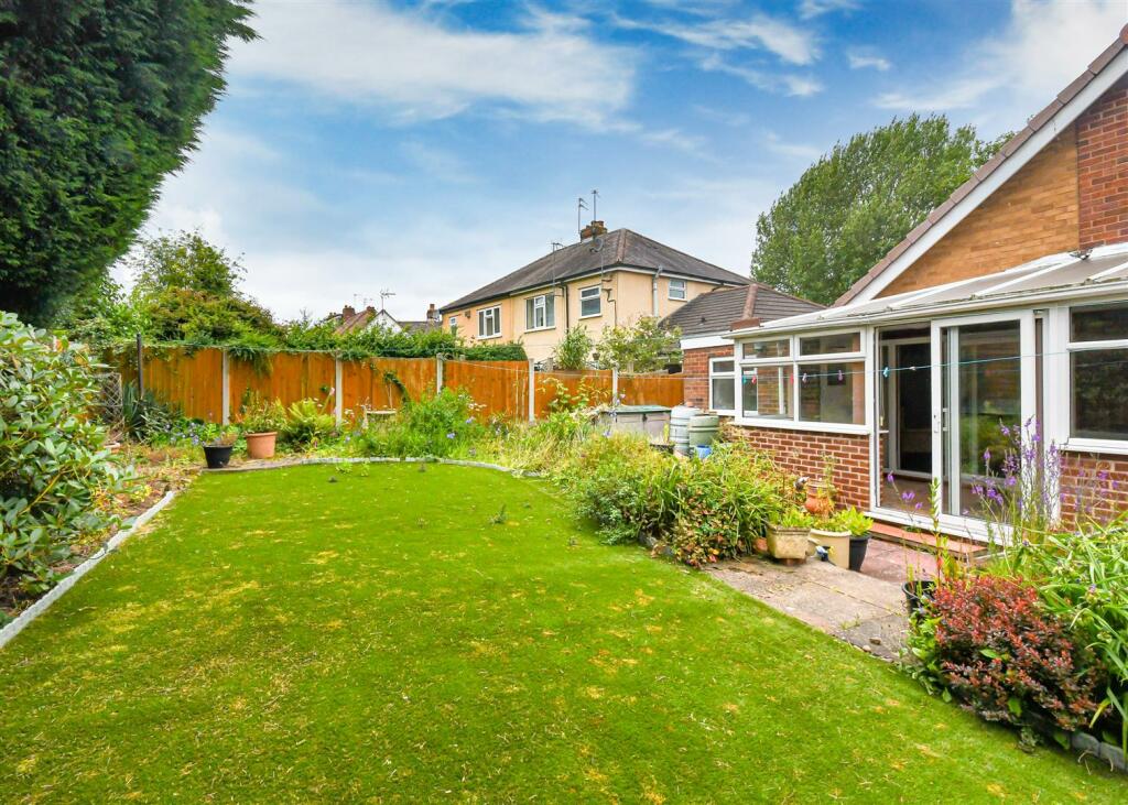 6 Common Road-garden2.jpg