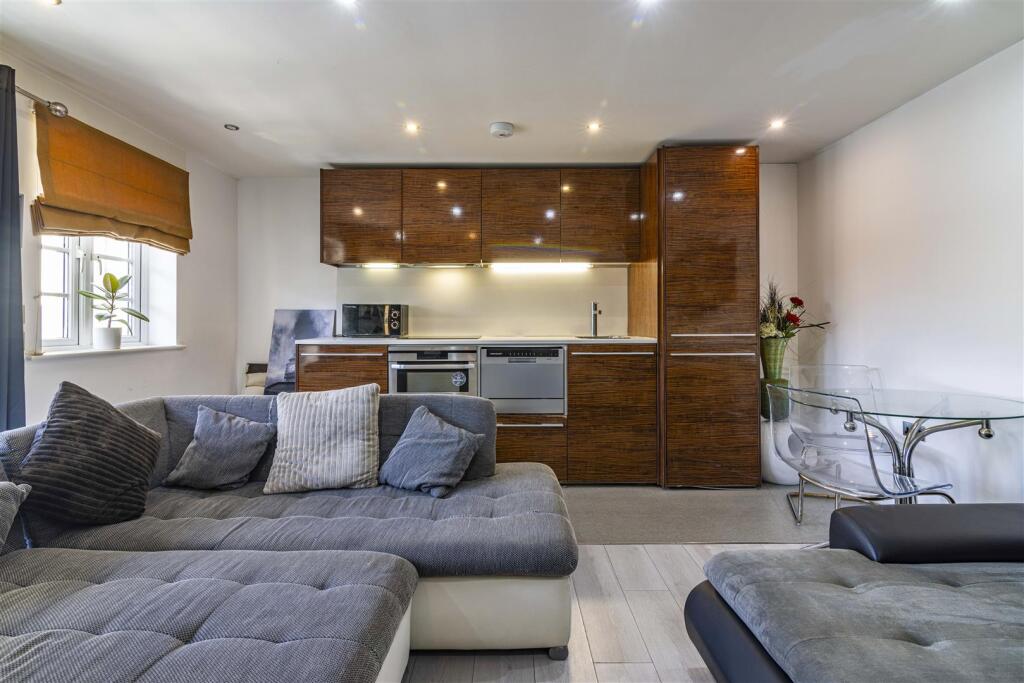 Flat11 18 LowPavement-15.jpg