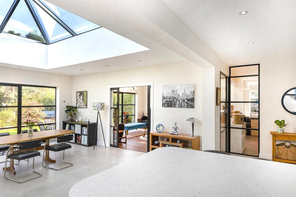 Bramleys Estate Agents - Cumberland Avenue - Fixby