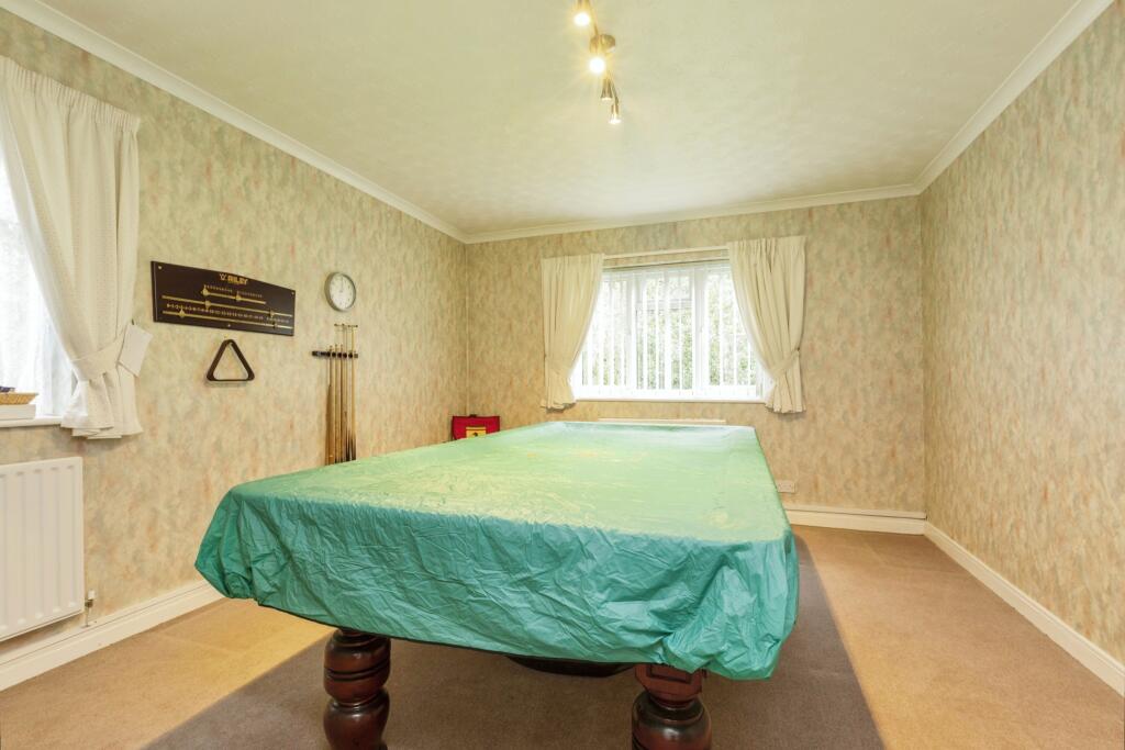 Bedroom 5/Games Room