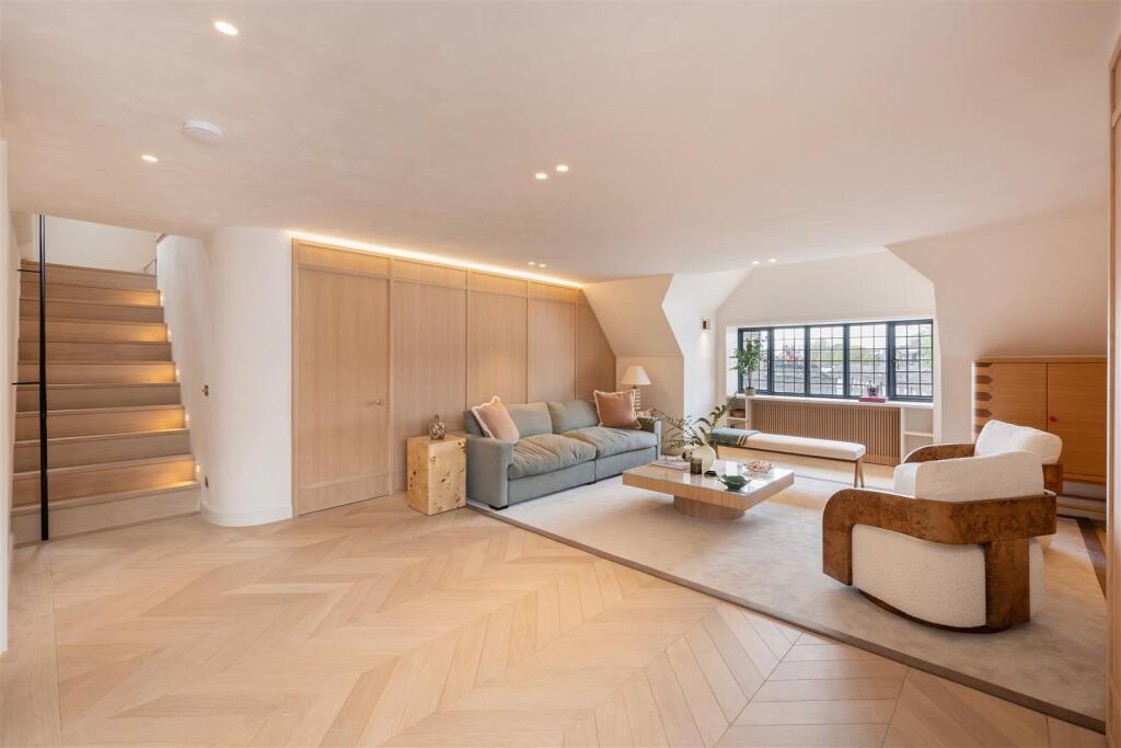 Flat 5 Walton House Hi-7.jpg