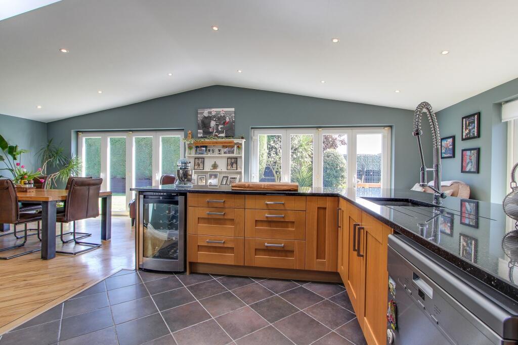 Open Plan Kitchen/Diner/Family Room