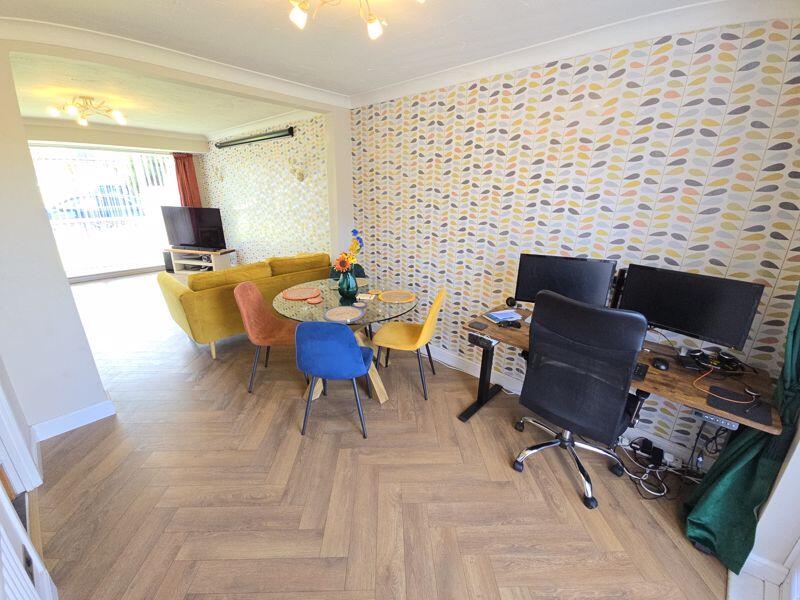 Dining/Lounge Additional Image 