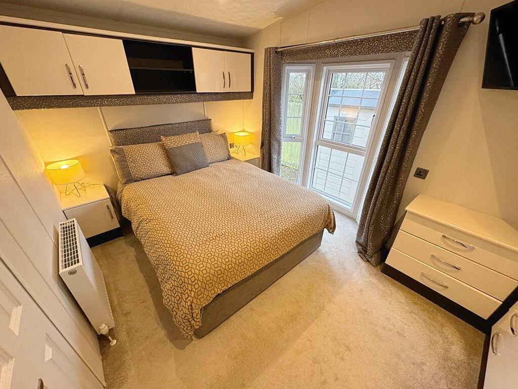 Facetune_12-01-20...