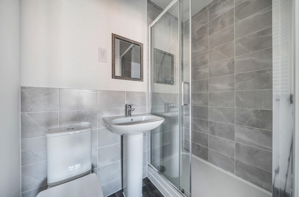 1348181-3-68bf058...