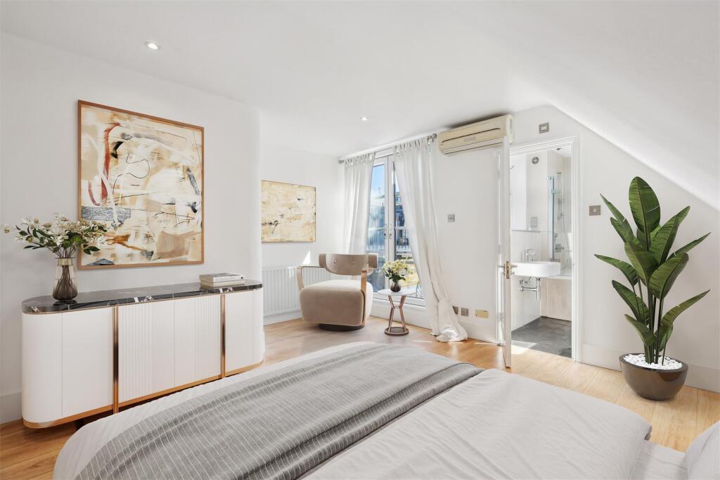 Nicholas Mews, W4 - FOR SALE