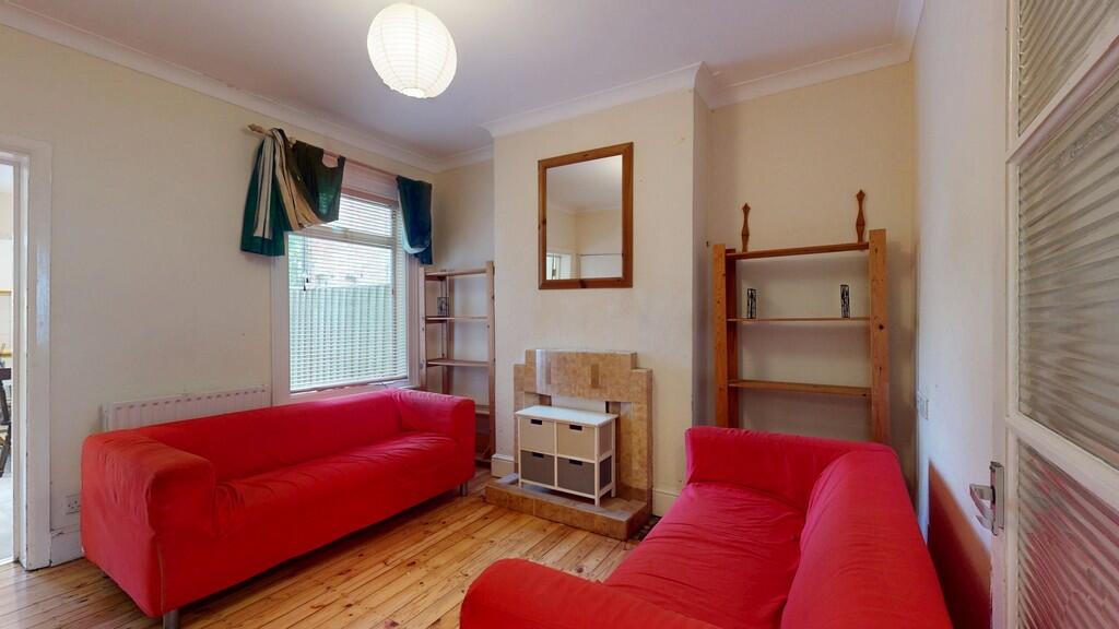 Living Area - Ang...