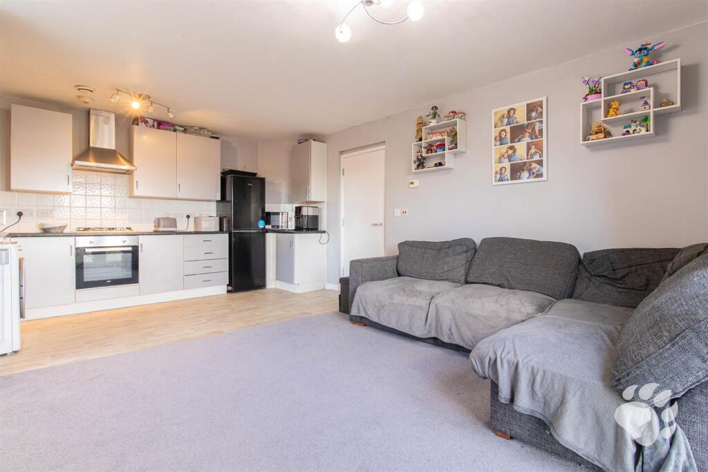 Living Room / Kitchen