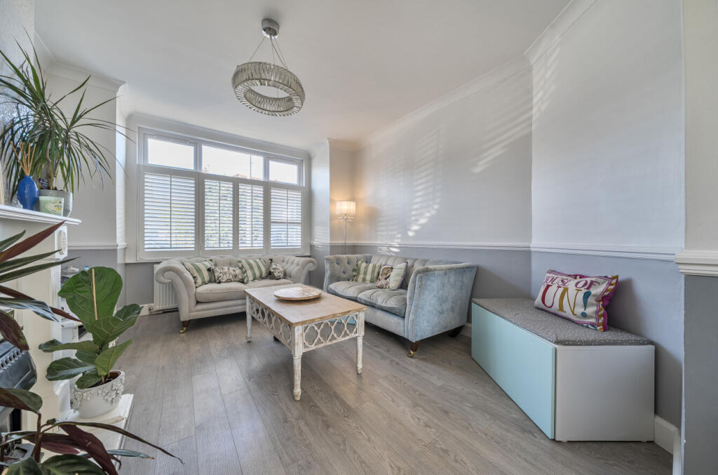 1371587-2-68fb9eb...