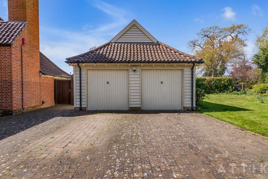 2 Hanbury Close, Halesworth IP19 8DG (10).jpg