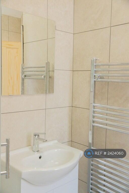 Shower Room1 Side