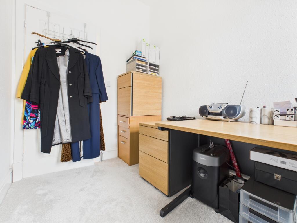 CAM03729G0-PR0166-STILL013