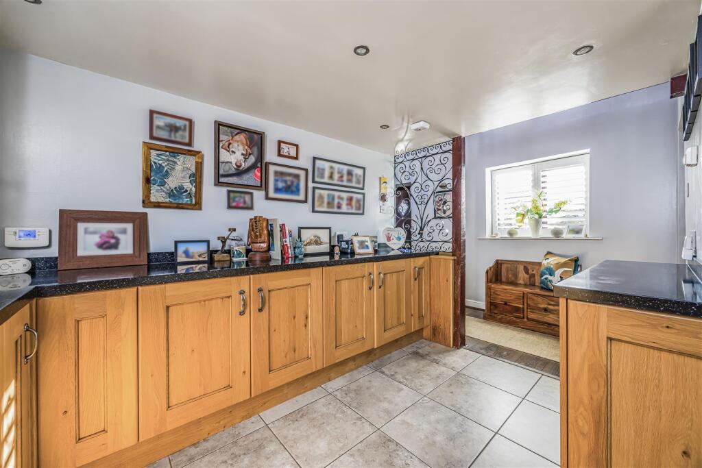 2 Marsh Barns, Marsh Lane, Merston-PorticoMarketin