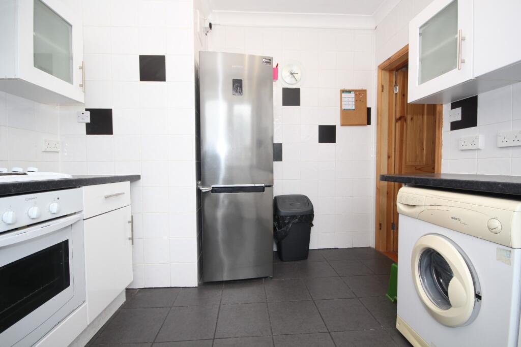 5178-20210404190015-18-Swinton-Drive-0013