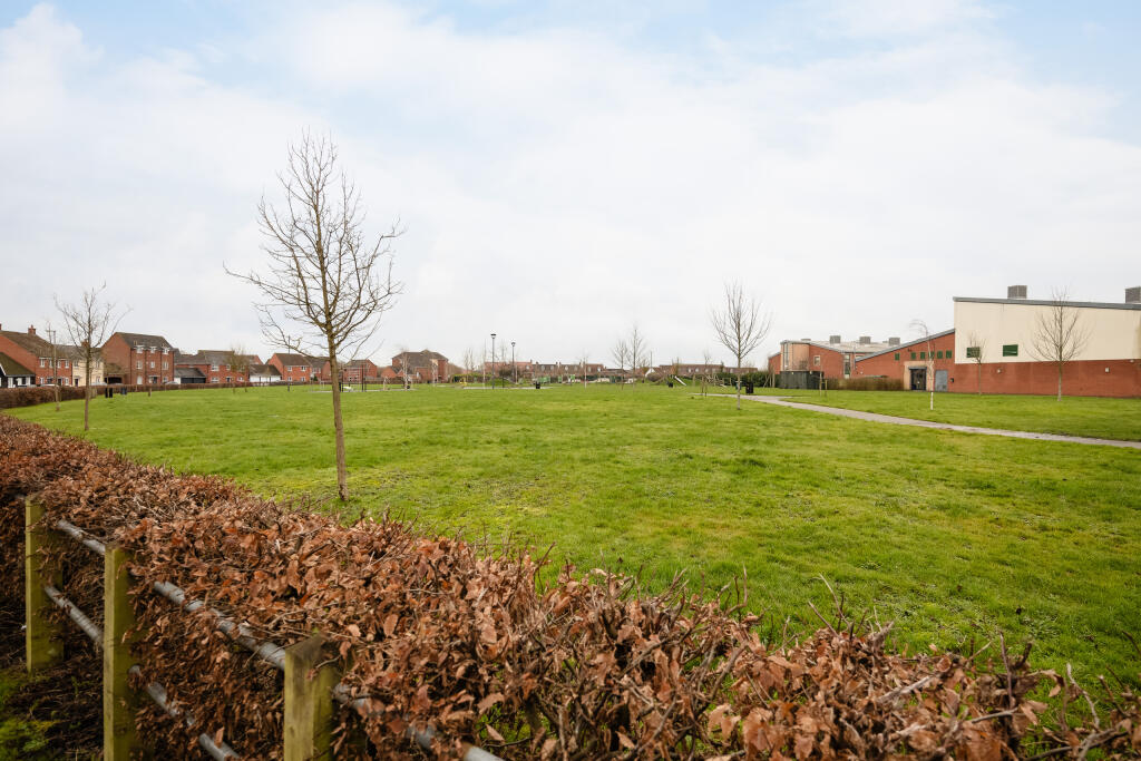 42 Colonel Grantham Avenue HP19 9AP-10