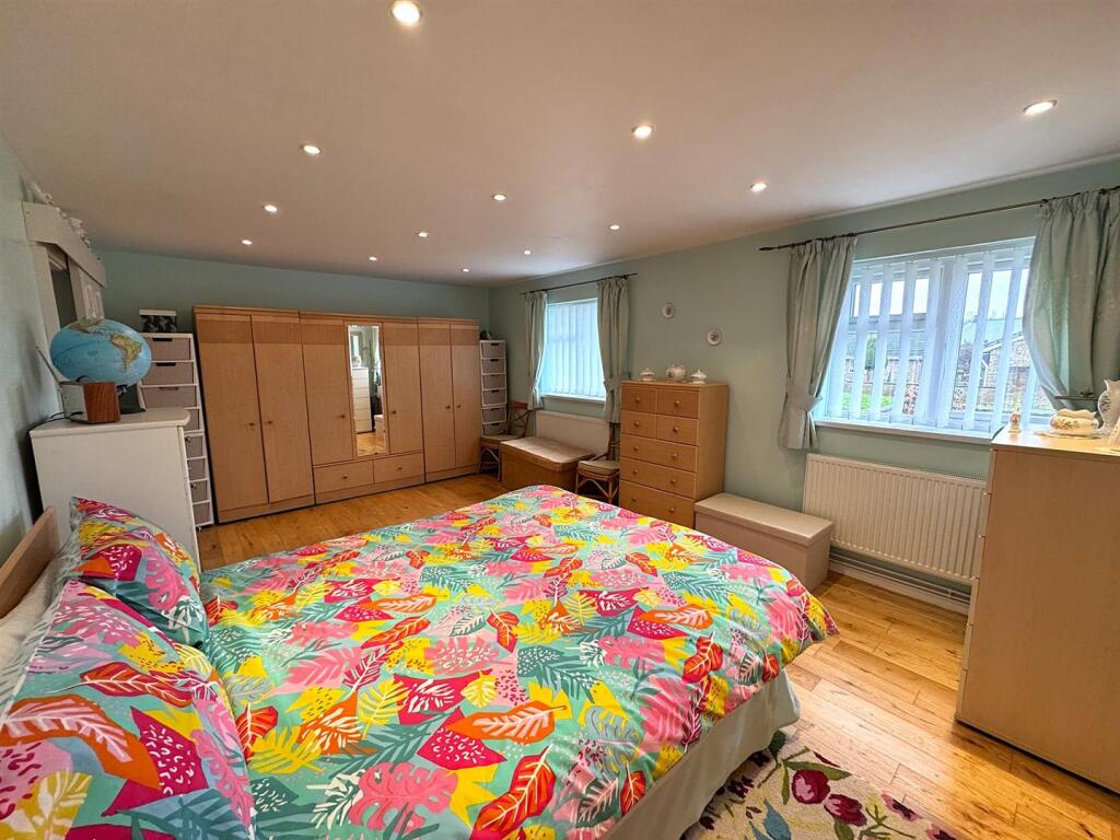 thumbnail_image2 (4).jpg