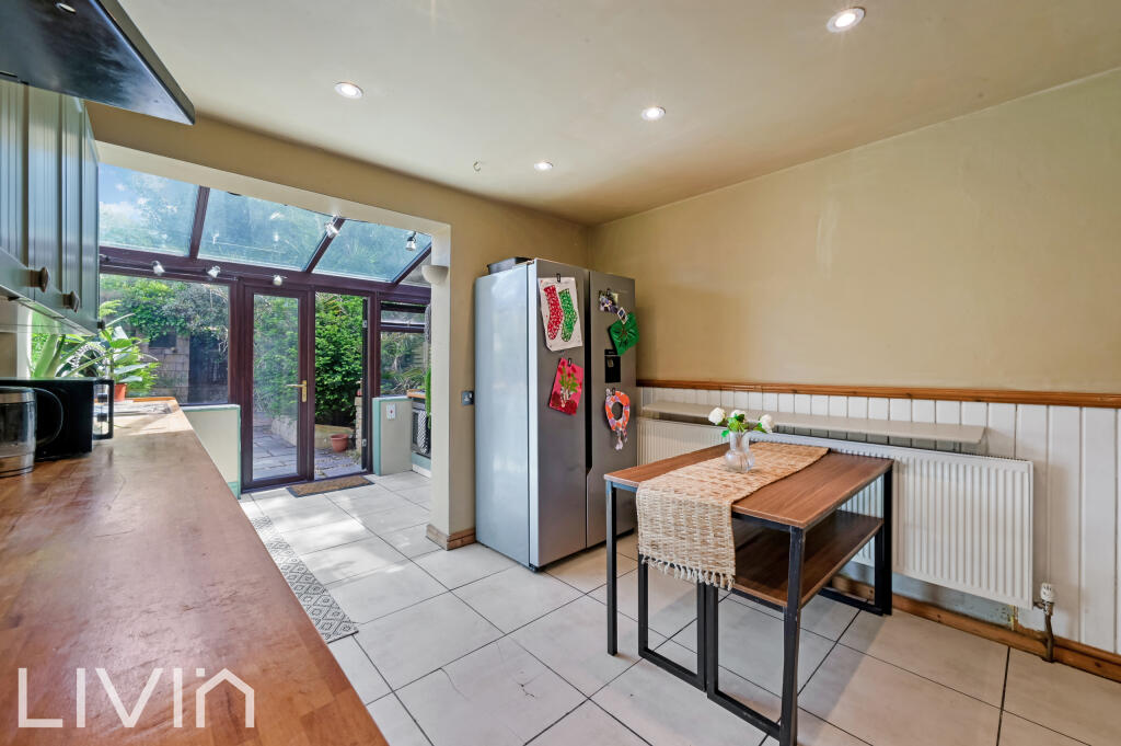 AMBERLEY GROVE, 15 (20 FROM 28)-3