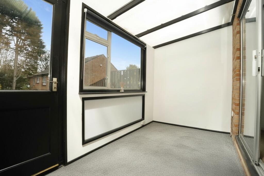 Sun Room/ Dining Room