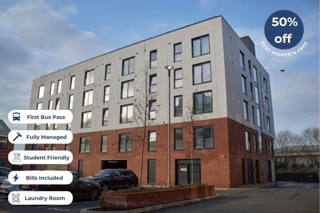 A modern and inviting front view of the propert...