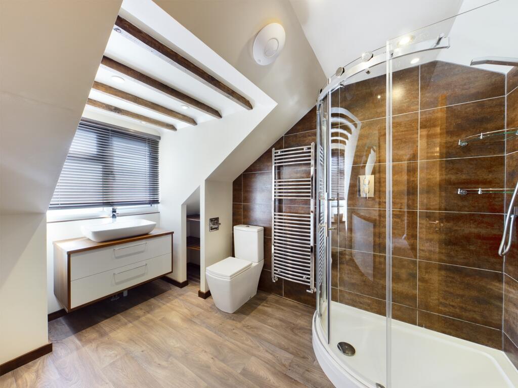 CAM00560P1-PR0113-STILL07