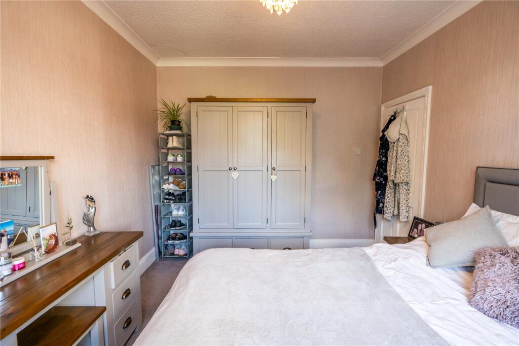 Bedroom 1 (2)