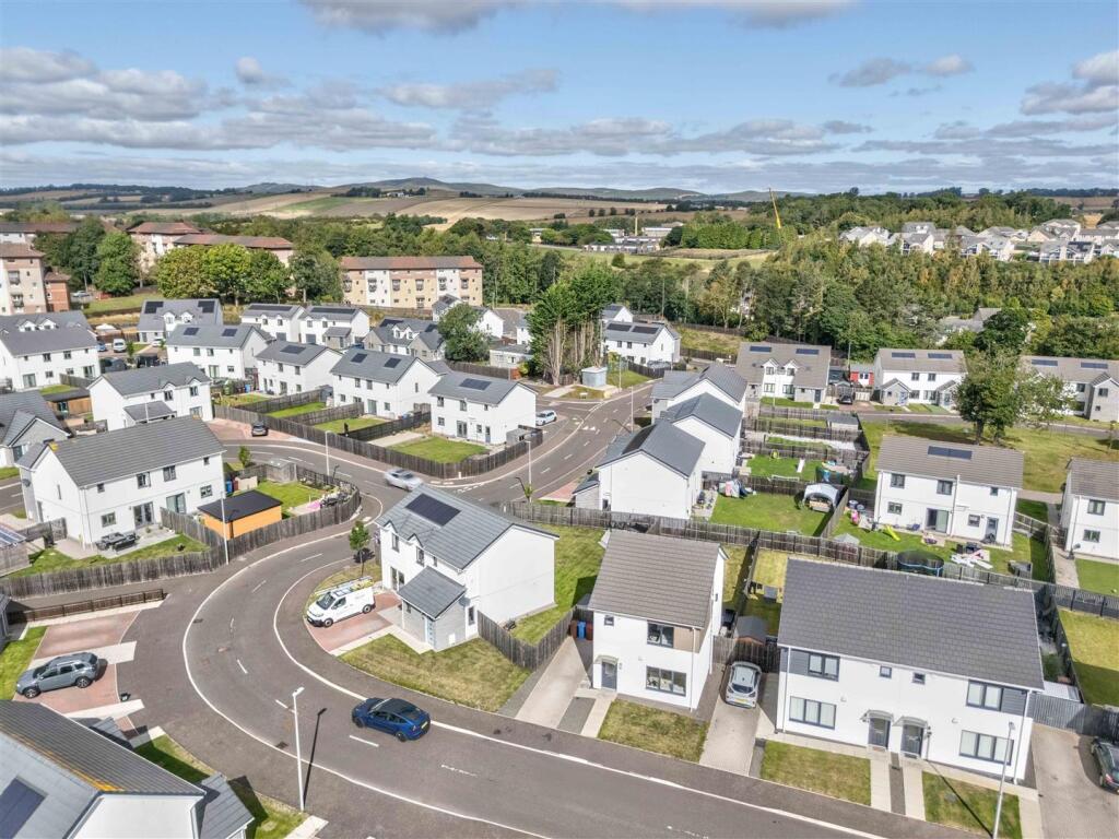 30 Castleview Place Dundee-20.JPG