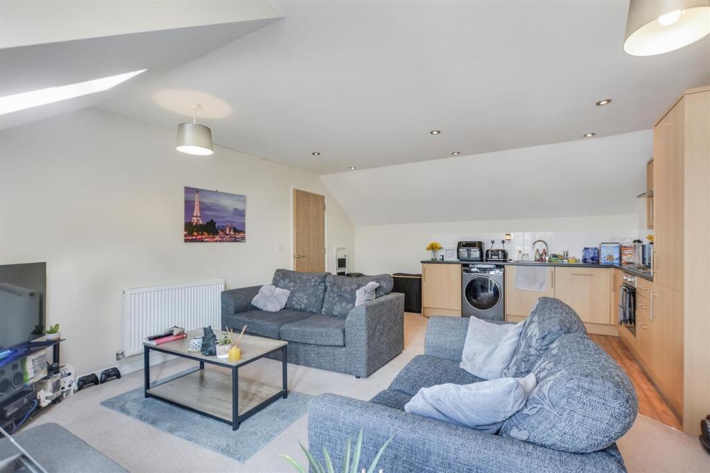 Living Kitchen_3.jpeg