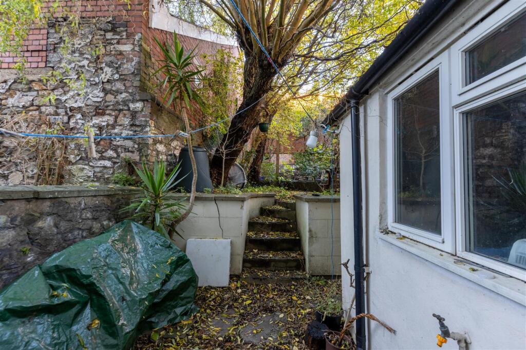 Flat 1, 23 Bath Buildings, BS6-18.jpg