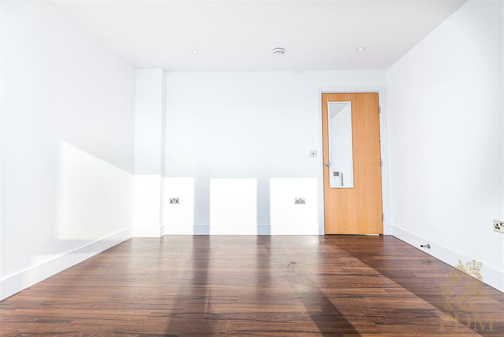 Apt 605 Hanley House Nottingham NG1 5BL