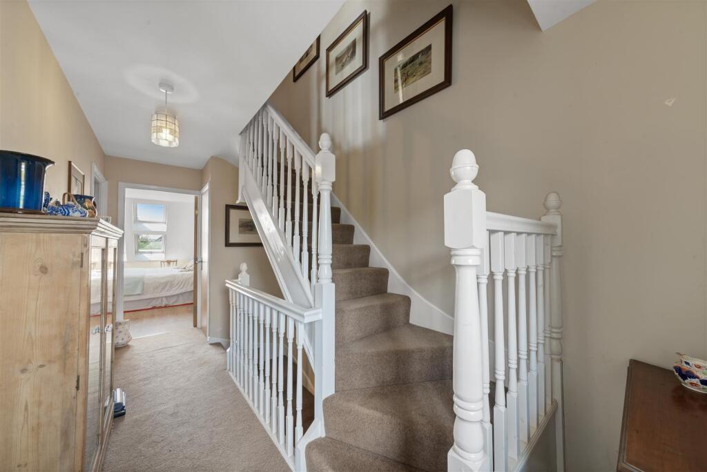 3 Childsbridge Farm Place 15.jpg