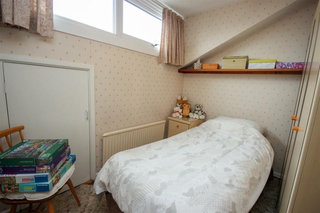 Bedroom 5.jpg