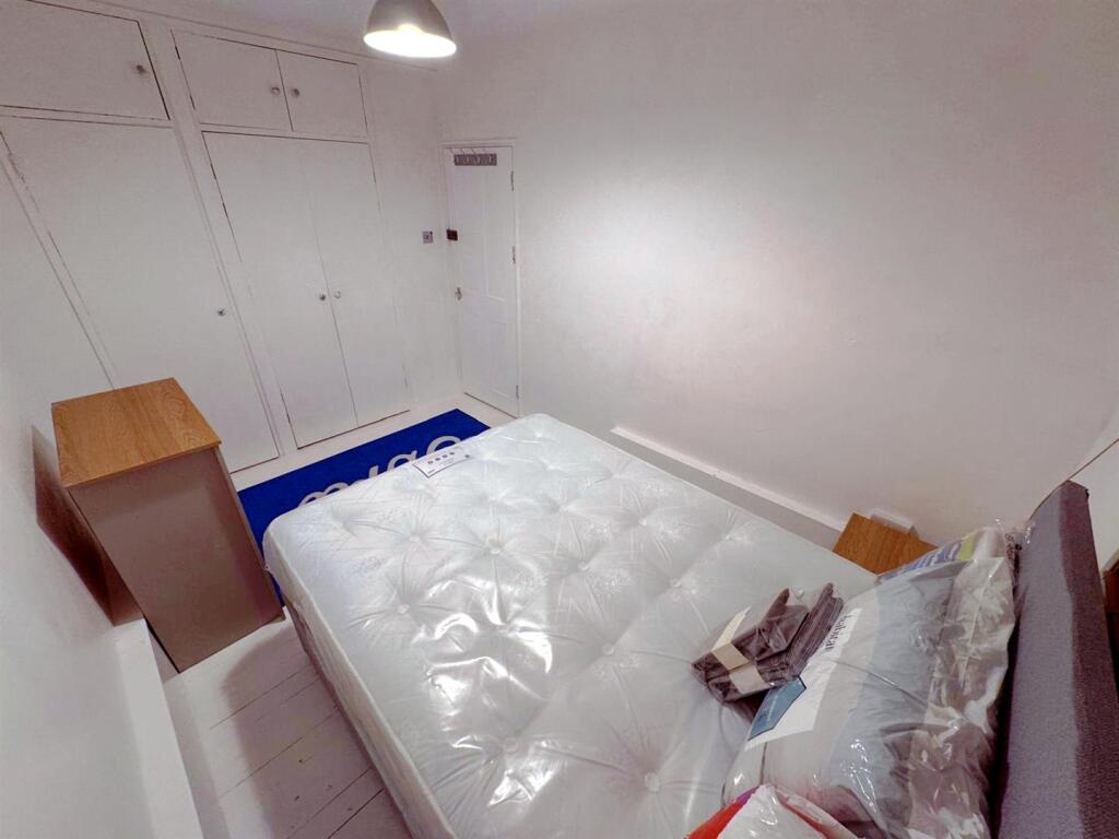 To Let, Rent -  Double room near Brick Lane, Londo