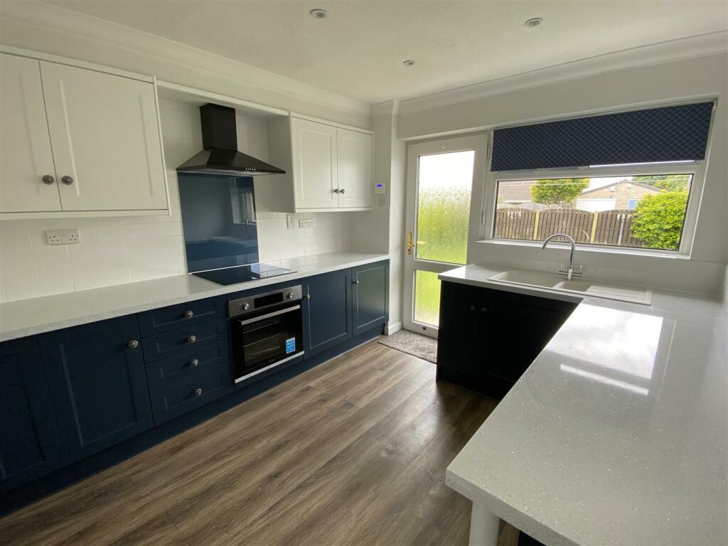 Kitchen:
