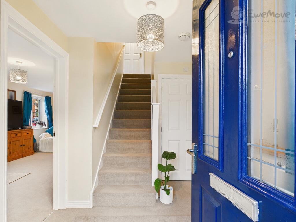 EWEMOVE SOUTH MOLTON - ENTRANCE