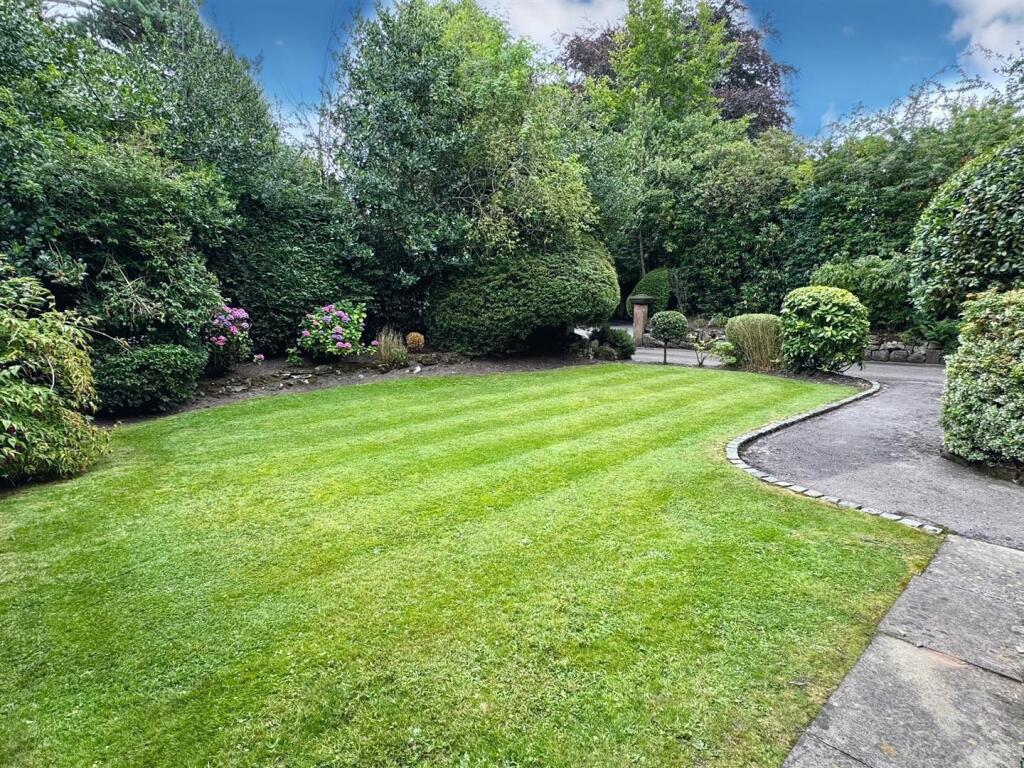 4 Summerlee Garden.jpg