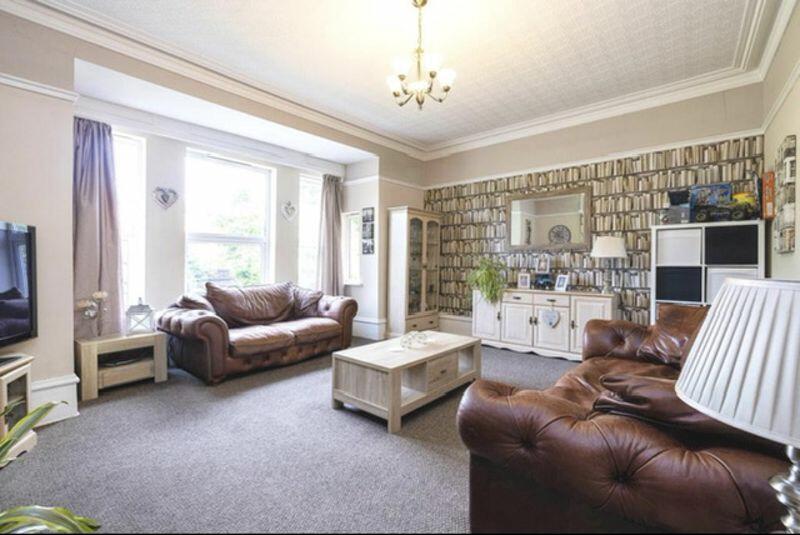 Sitting room / Study