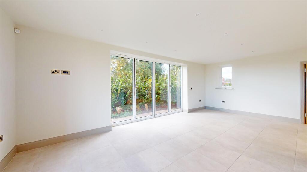 King Edwards Fields 5 Living Area.jpg