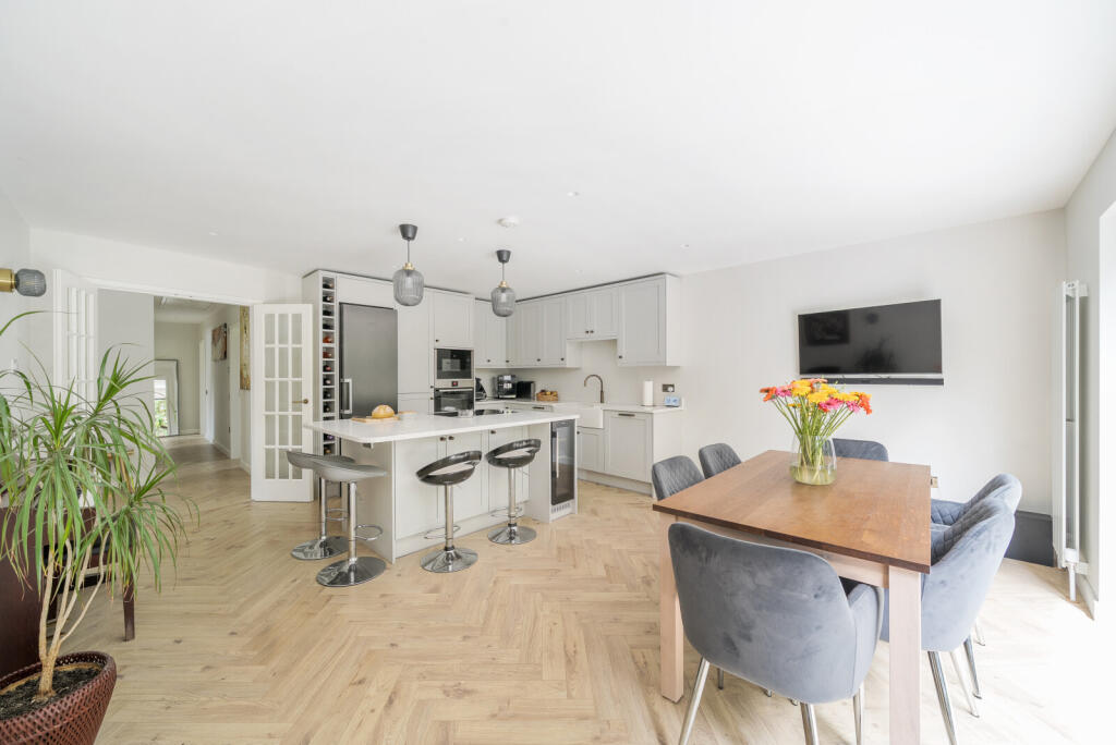 1312294-8-685bfe1...