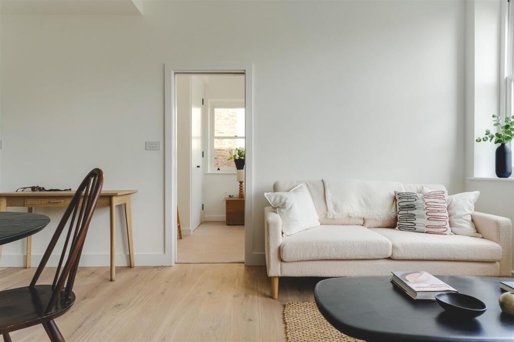 Clissold Crescent-8.jpg