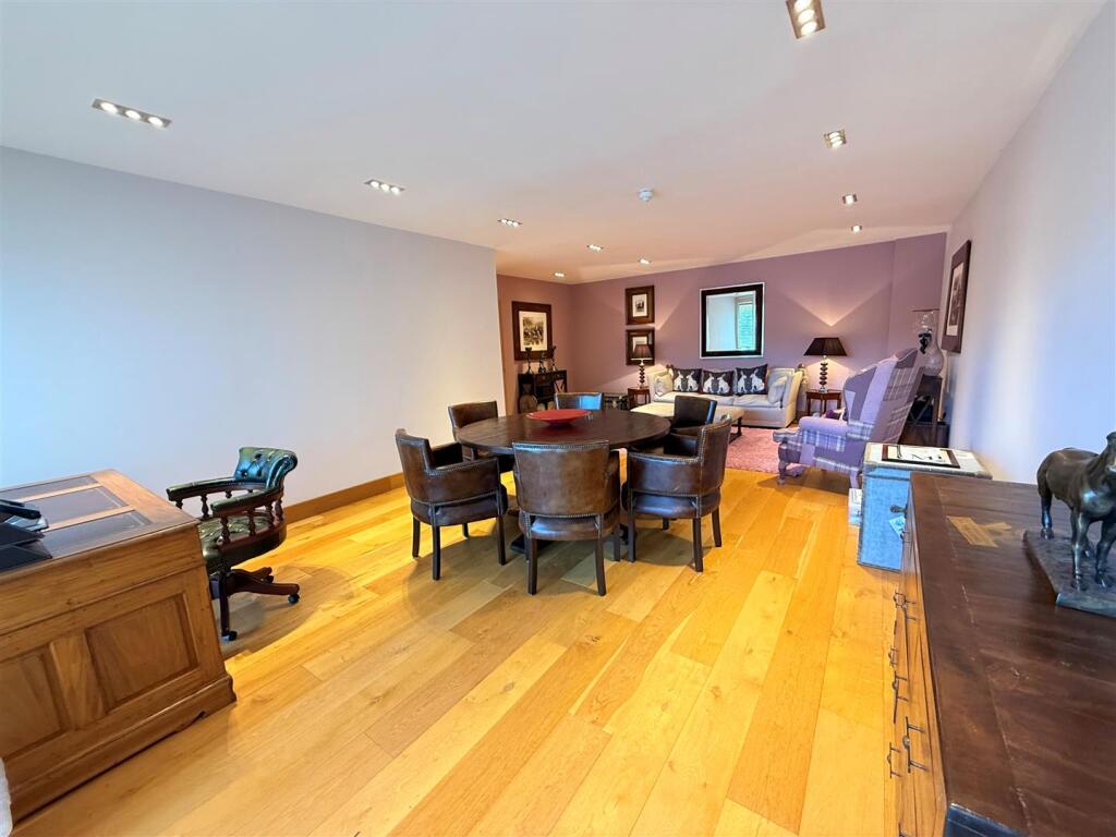 office family room 3.jpg