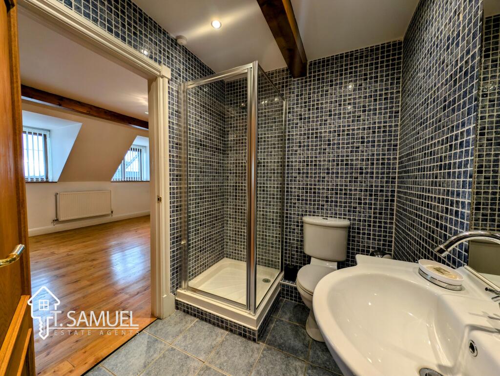 En-suite Bedroom 3
