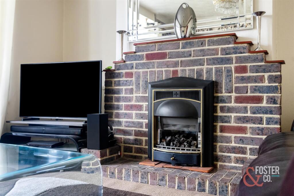 Old Mill Close, 33-010.jpg