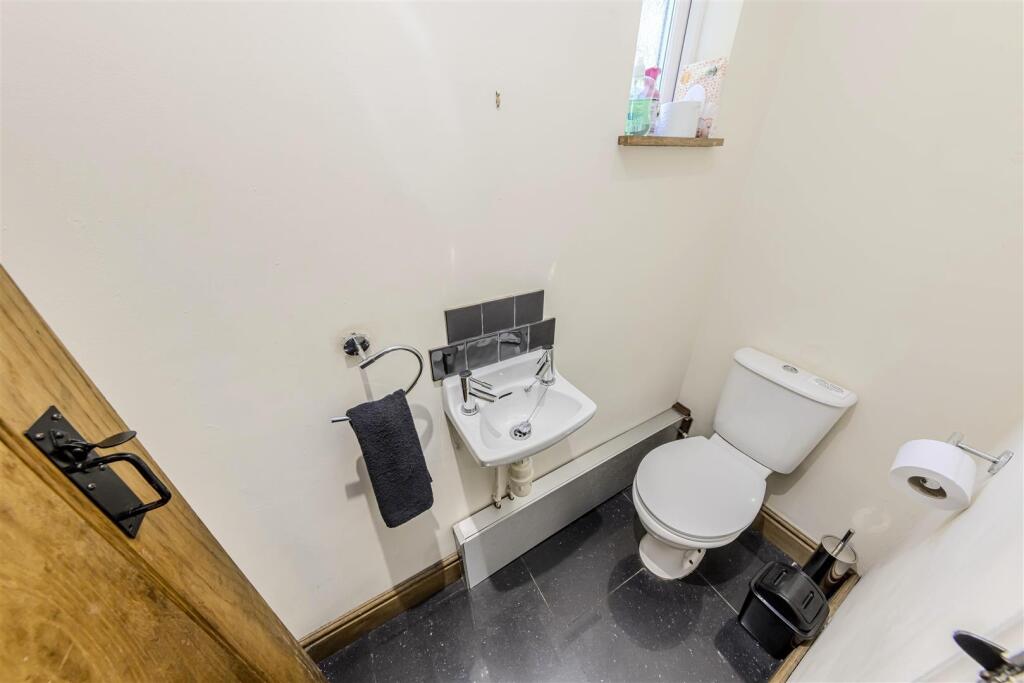 Brook House Drive, Buxton, Derbyshire, SK17 7HW