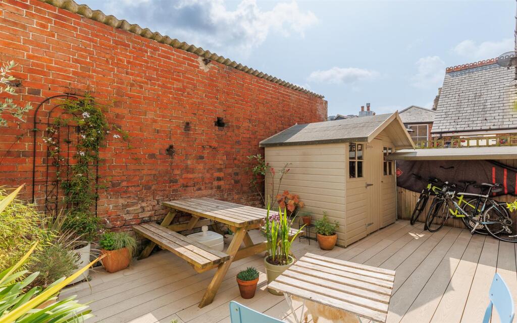 Courtyard Garden