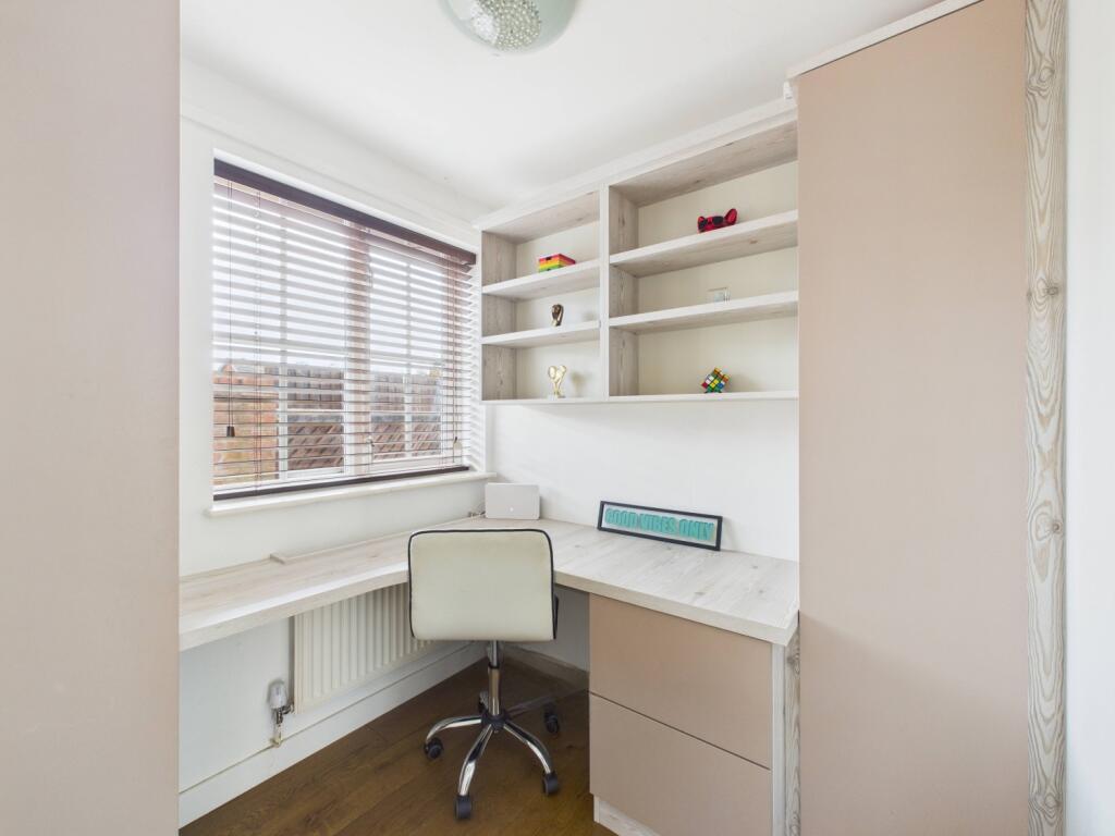 CAM04922G0-PR0076-STILL001