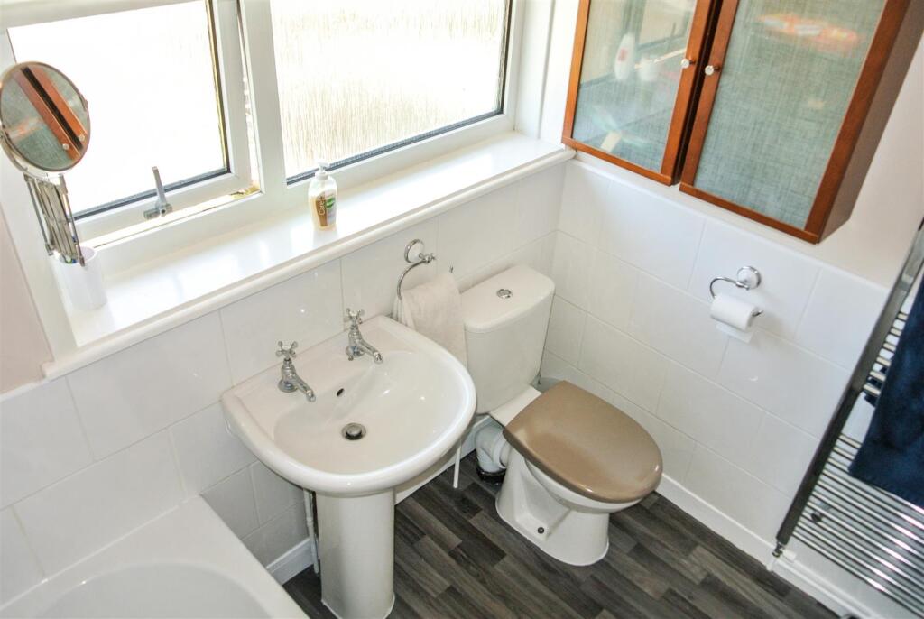 Bathroom.JPG