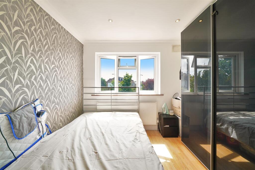 19 Langham Gardens - pubOuHiF7fpqW0K37RUp.jpg