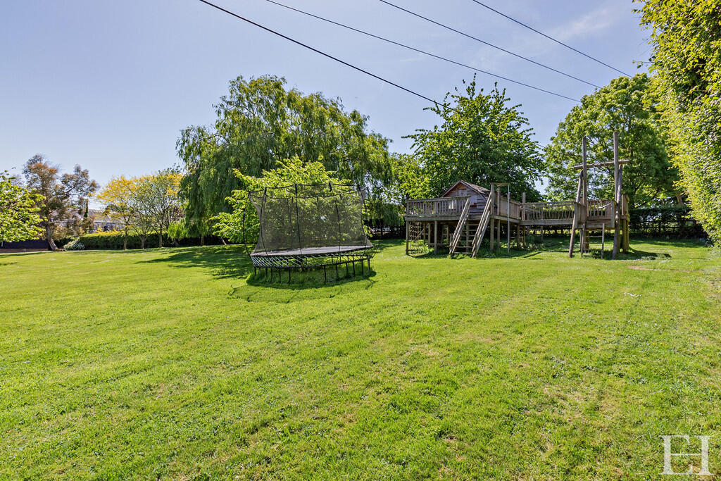 8645646-exteriorW...