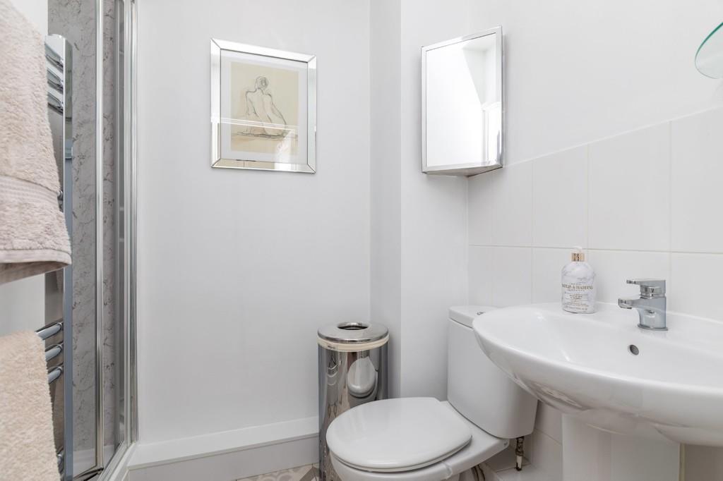 Ensuite shower ro...